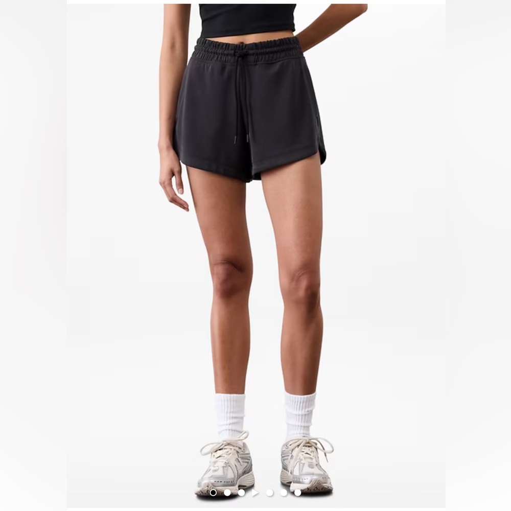 Athleta NWT Seasoft Short - Large - Black